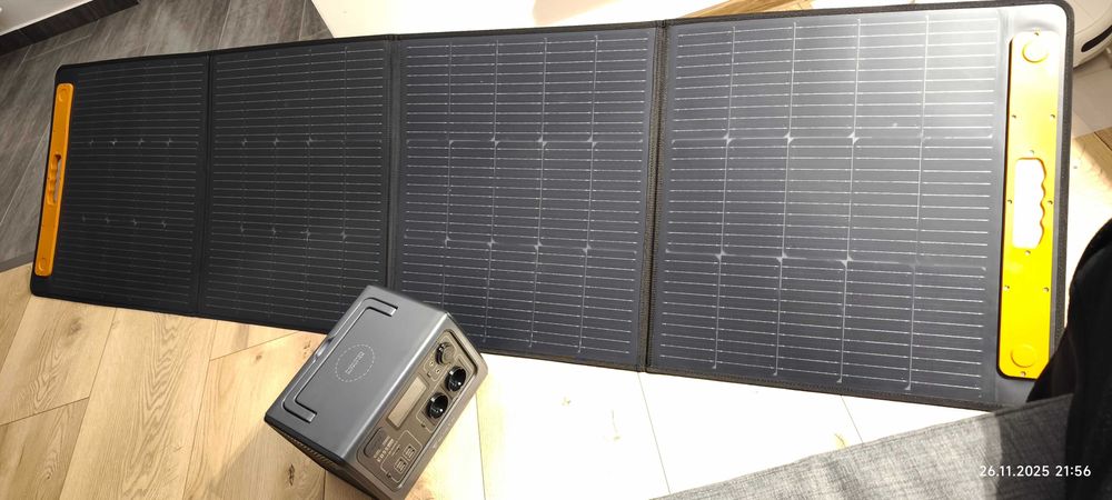 Vand statie electrica portabila Bluetti EB55 si panou solar 200W