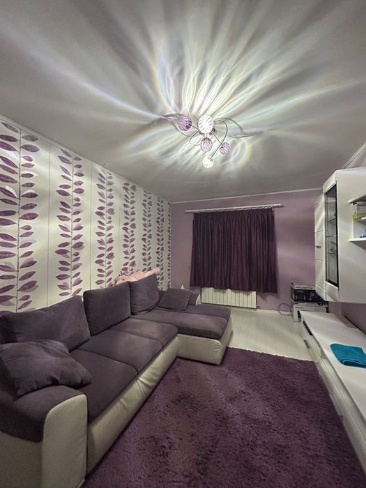 Închiriez apartament
