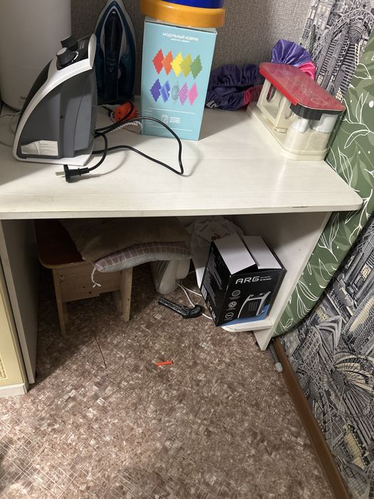 Продам стол компьютерный