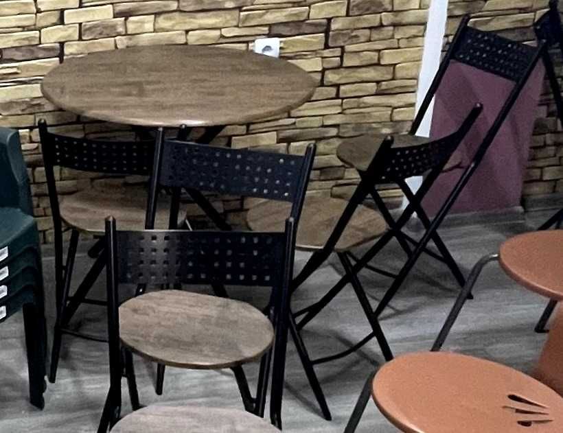 Маси и столове подходящи за кафе