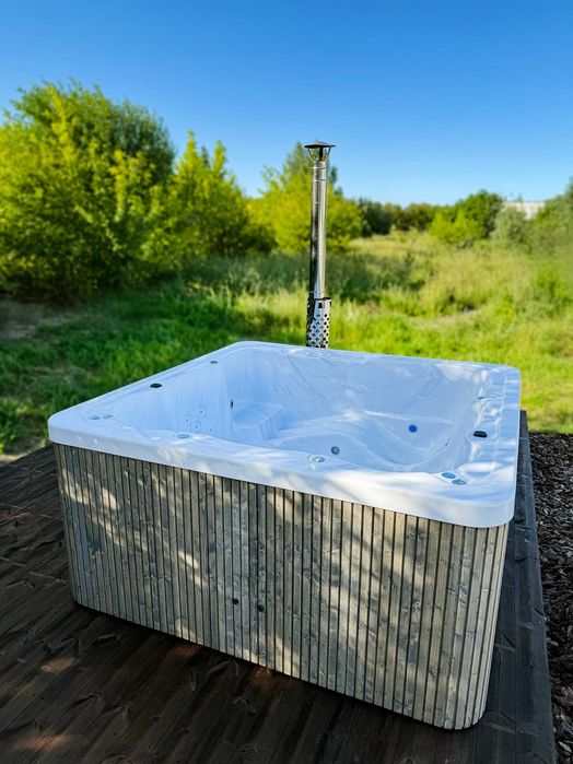 Jazuzzi ciubar QUADRO Nomad