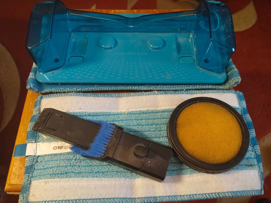 Vând aspirator vertical