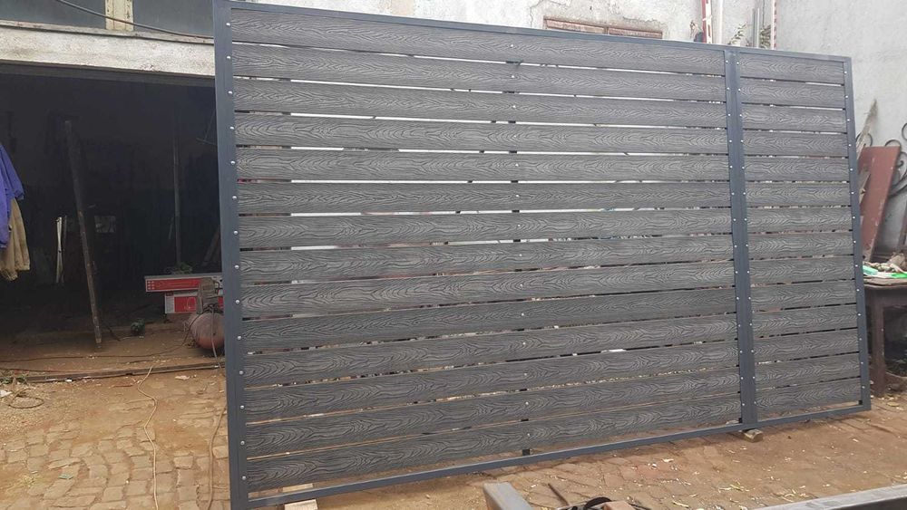 Porti garduri din WPC material compozit si rame de metal