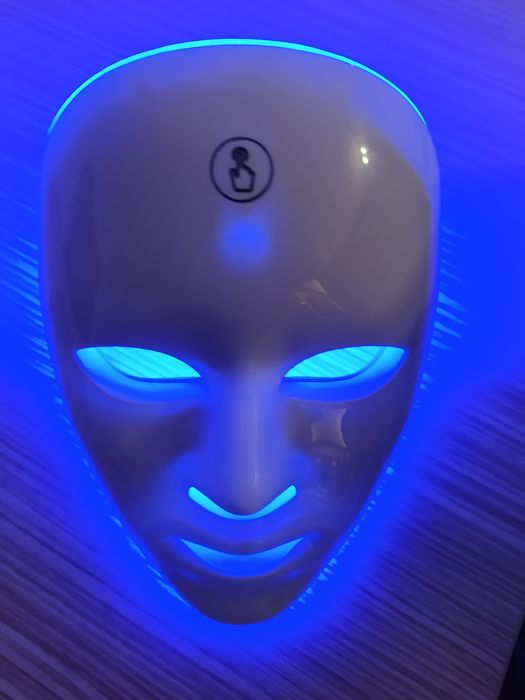 Masca LED tratament facial acnee puncte negre riduri