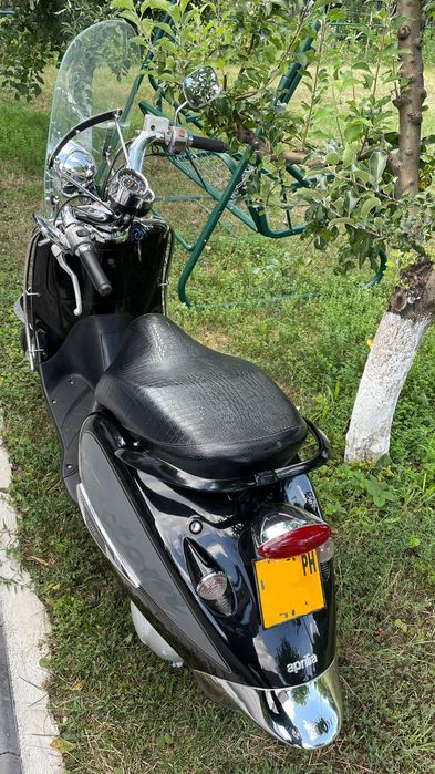 Motoscooter Aprilia Mojito Custom