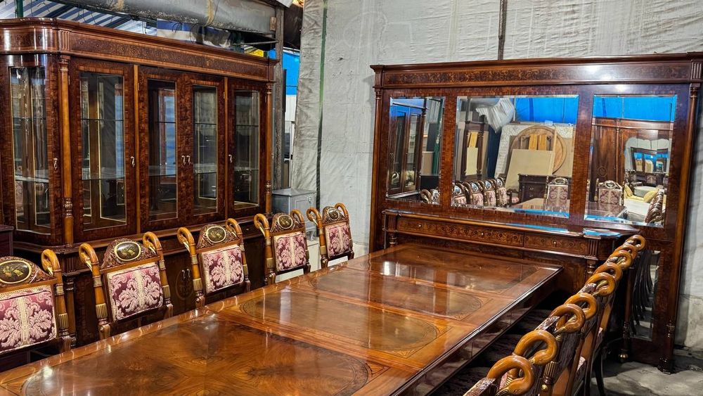 Продаётся Итальянский комплект