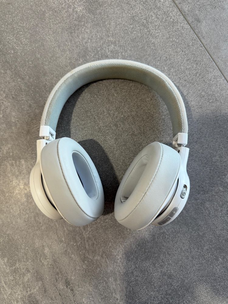 Нацшники JBL E55BT