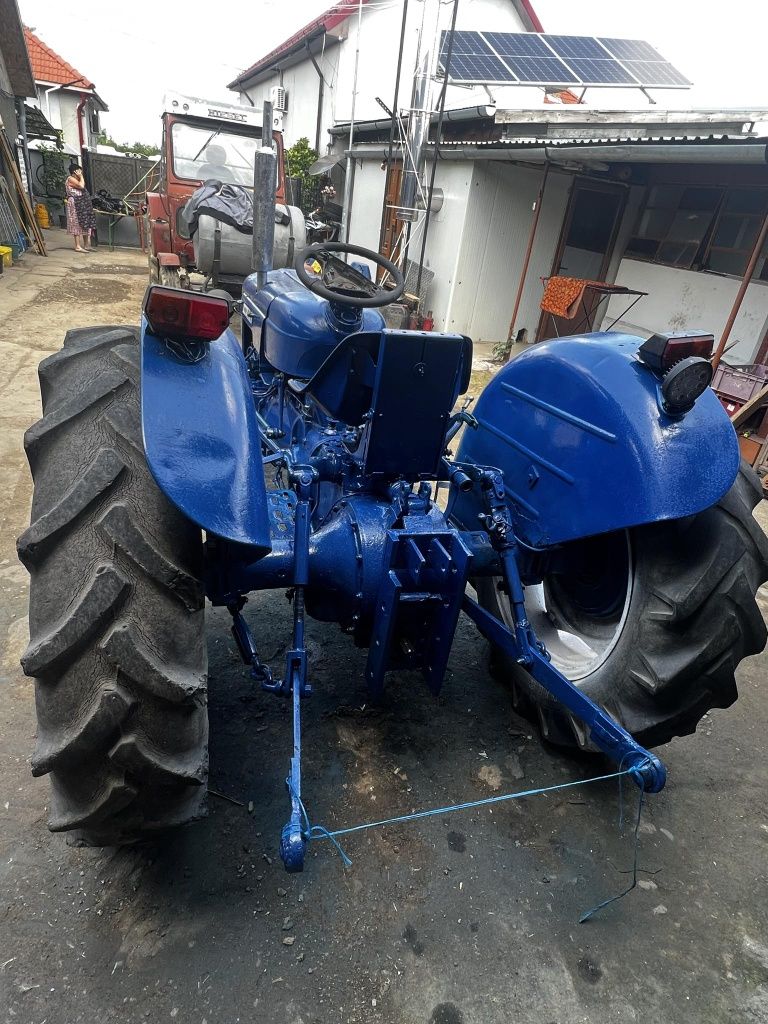 Tractor ford 50 cp