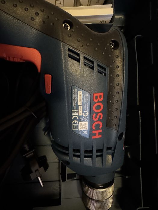 Bormasina de gaurit profesionala cu percutie BOSCH