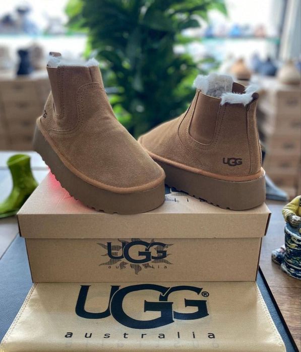 UGG 36-40 - 240
Curier 25
35 cu verif in cont ‼️