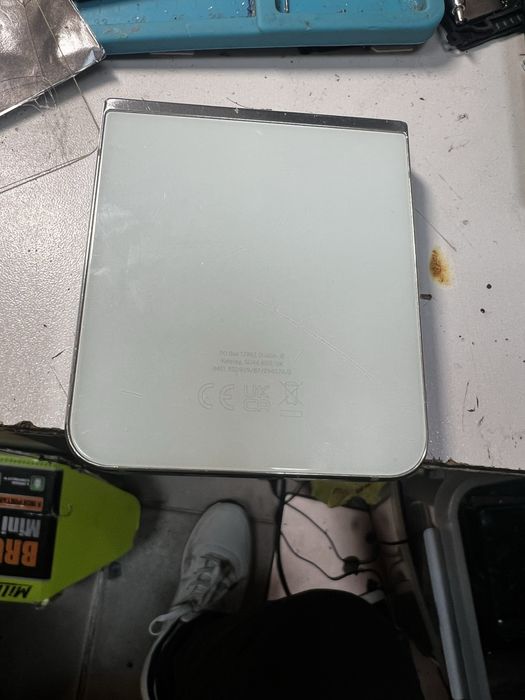 Samsung z flip 5 за части