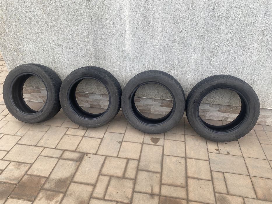 Vând cauciucuri 205 55 r16