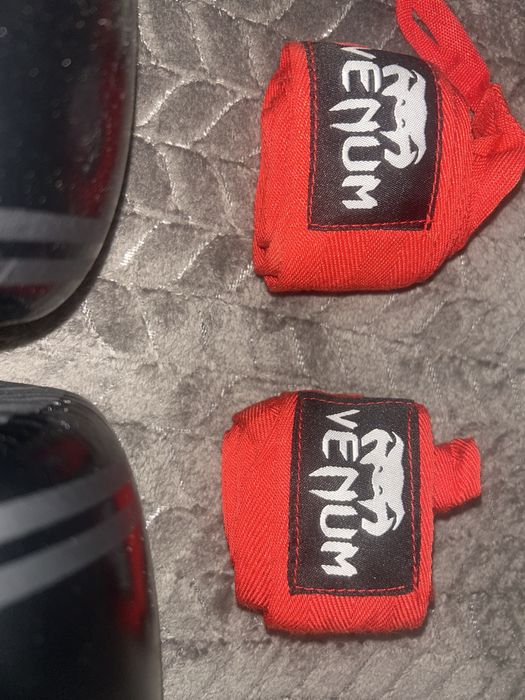 Продавам ракавици за бокс sz 10oz