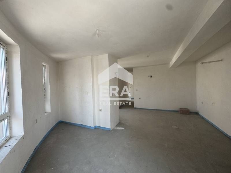 Тристаен апартамент ново строителство