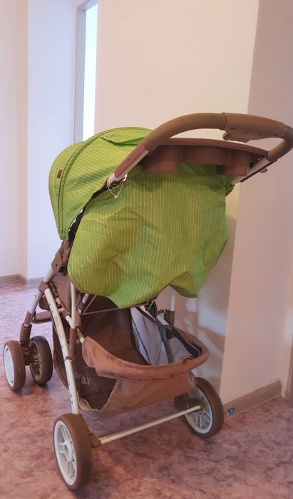 Детская прогулочная коляска