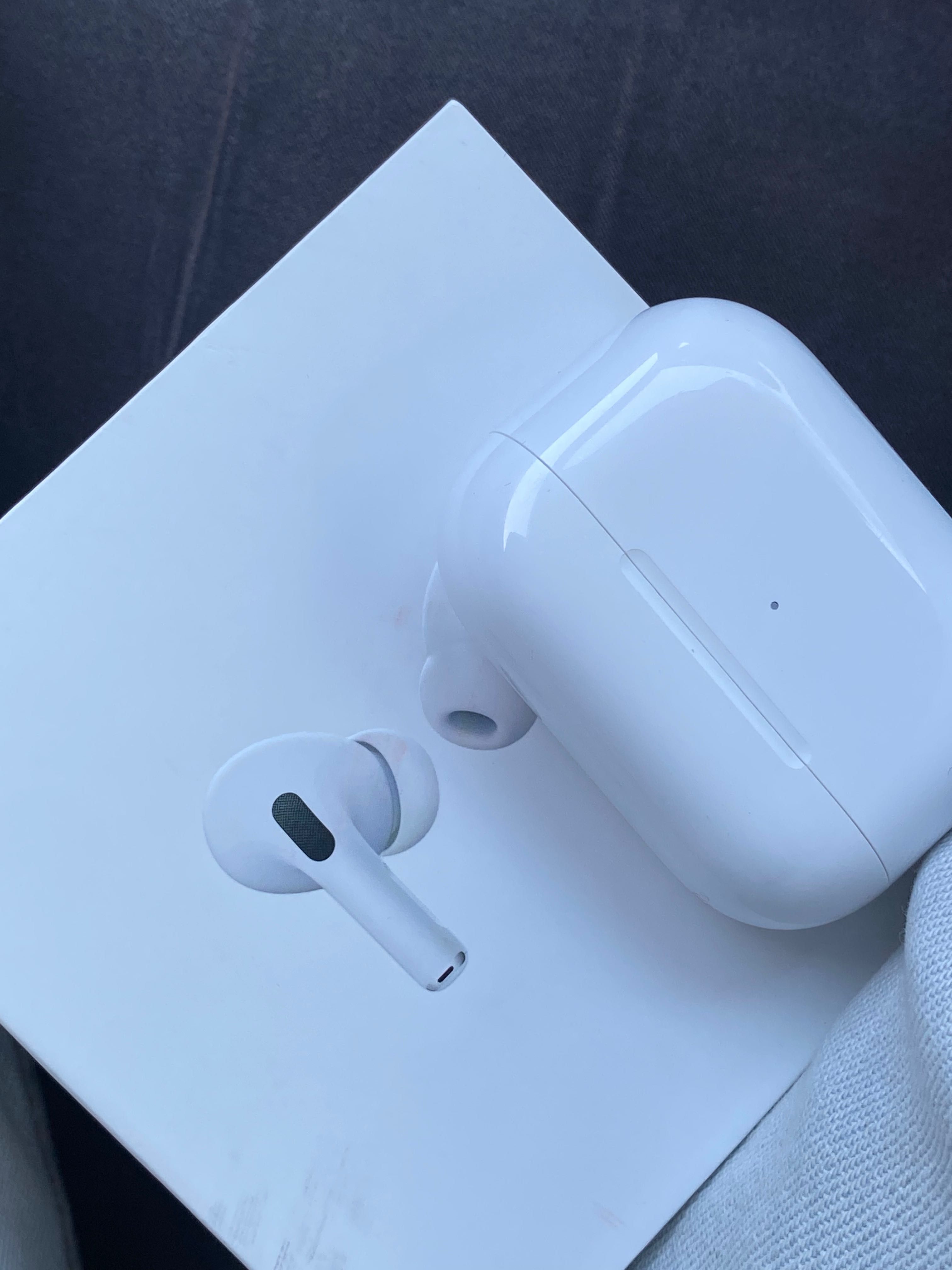 airpods pro отличного состояния и коробка