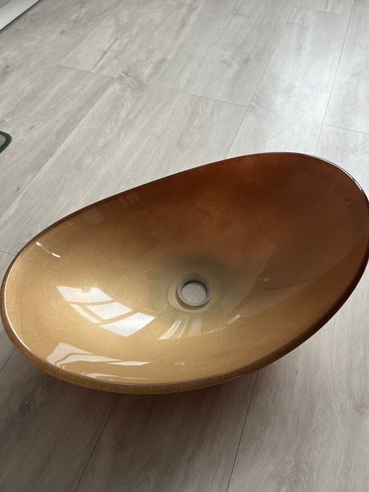 Lavoar baie de sticla colorat oval, semitransparent pe blat