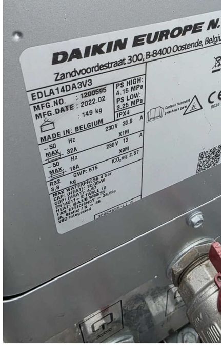 Daikin Altherma Термопомпа 14kW Mоноблок 3M EDLA14DA3V3 С бойлер 300л