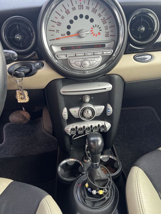 Mini Cooper. An fabricatie 2007 Automat