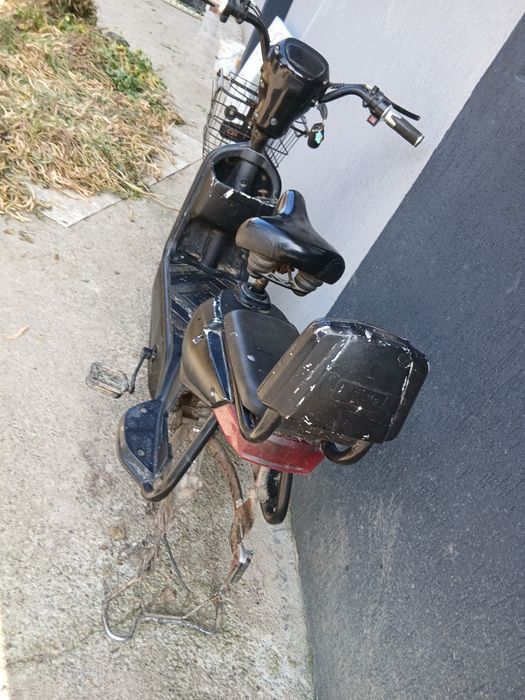 Vând scuter electric cu pedale