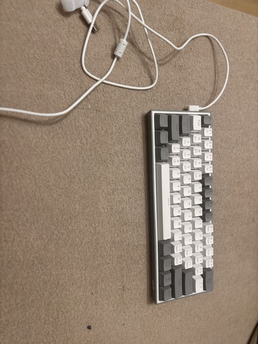 Se vinde tastatura noua