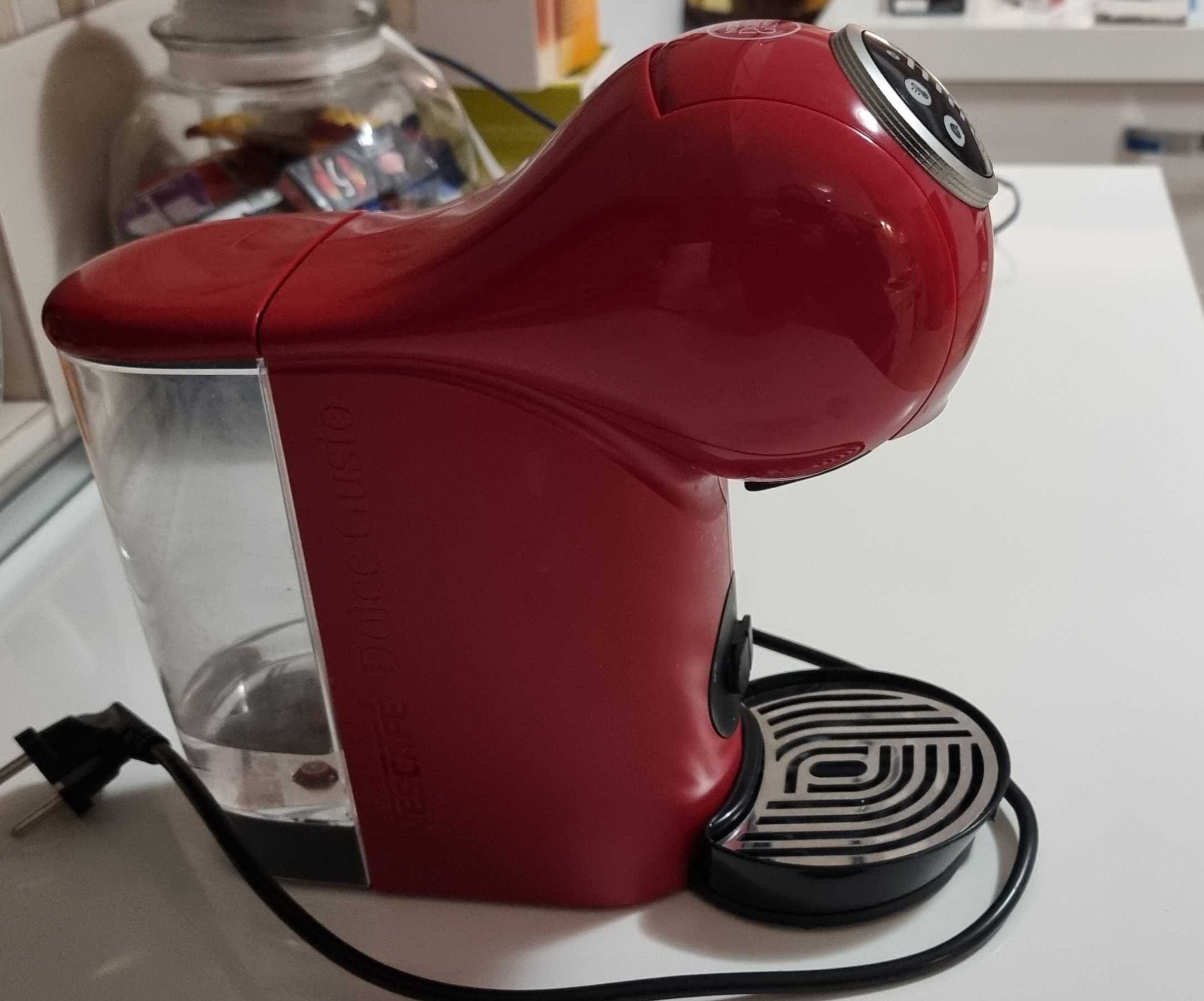 Super Pret: Espressor cu capsule Krups NESCAFE Dolce Gusto Genio