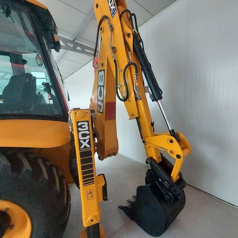 JCB-новый эксковатор