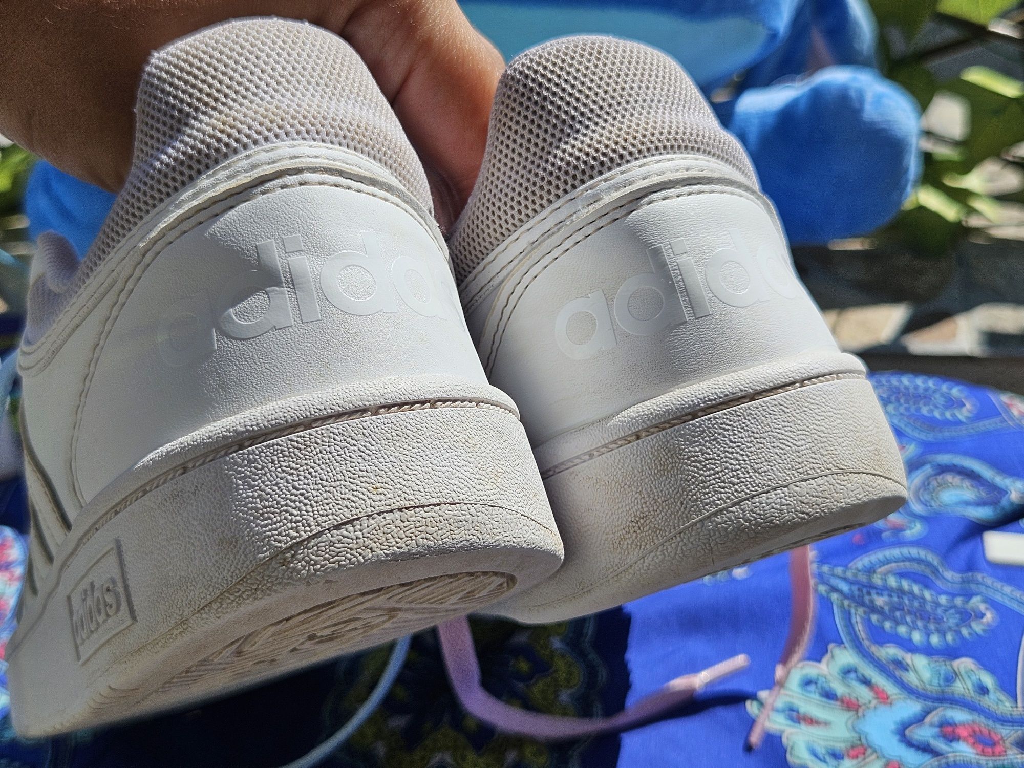 Adidas Hoops 3.0 бели кецове N40