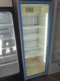 Продам витринный холодильник