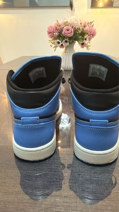 Jordan 1 mid university blue