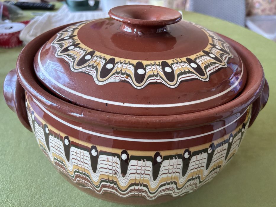 Продавам глинен гювеч