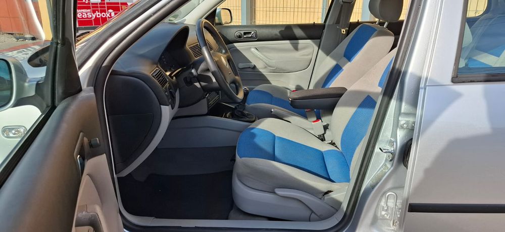 Volkswagen/Golf 4/ 1.6 Benzina 16 Valve/ an 2001