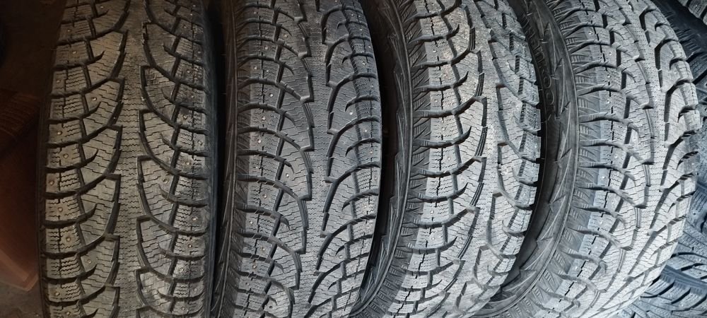 Продам зимние шины 225/65/17