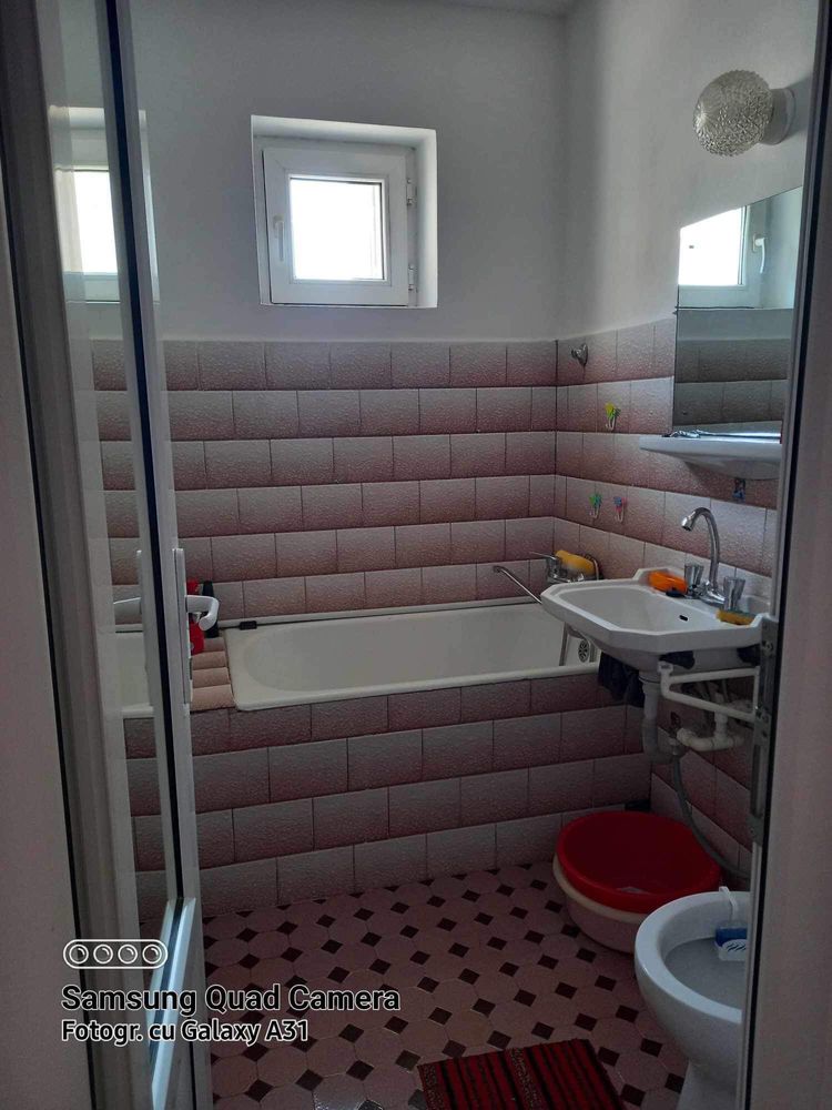 Închiriez apartament 2 camere