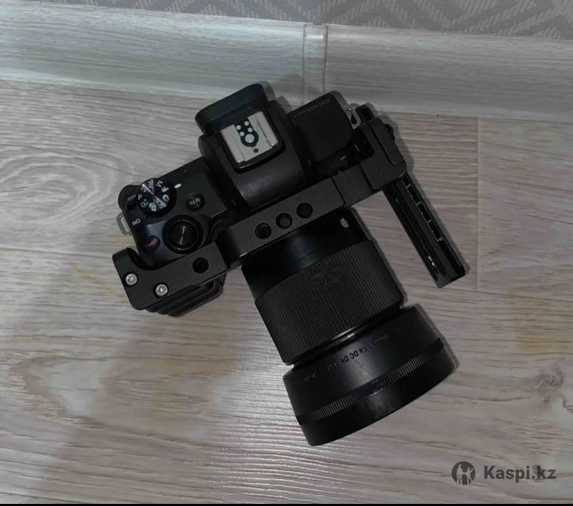 Продам отличный фотоаппарат Canon M50 Mark II