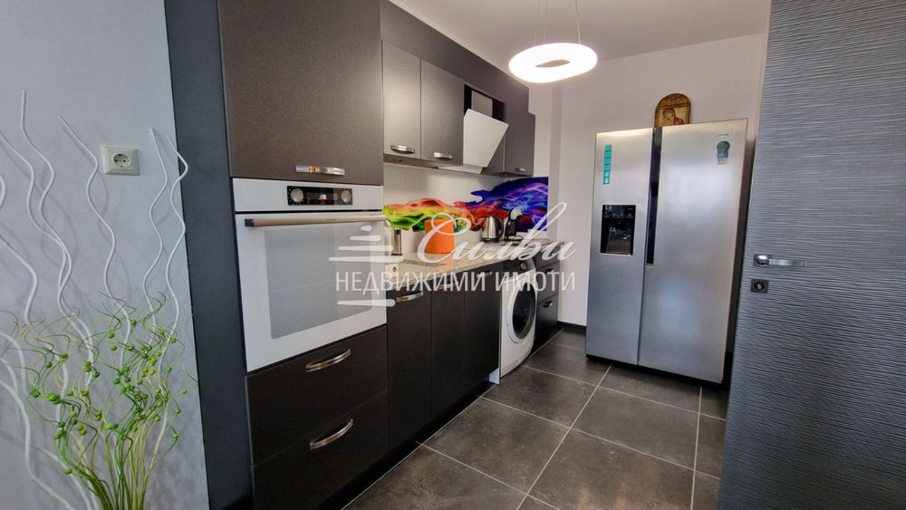 Продава се Двустаен апартамент в Шумен, Добруджански - 72 кв.м за 1771 €/кв.м - Снимка #2