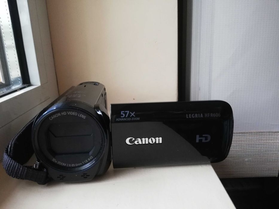 Почти нова видео камера Canon