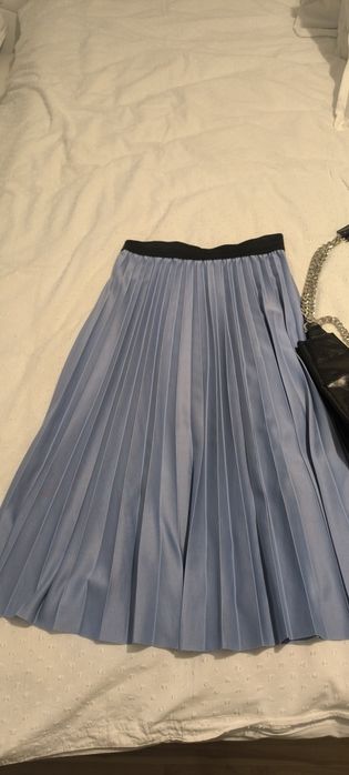 Средно дълга пола