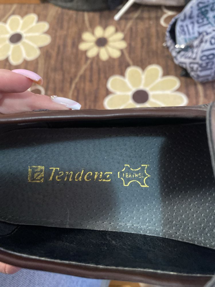 Продавам обувки Tendenz