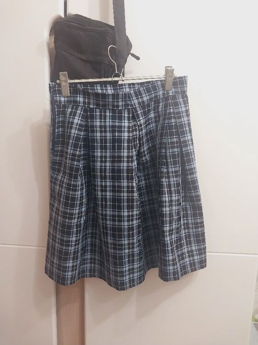 Продам школьные юбки