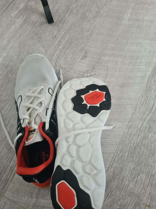 Adidasi New balance