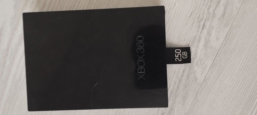 Продам жёсткий диск на XBOX 360, 250 GB, заполнен играми, 36 штук.