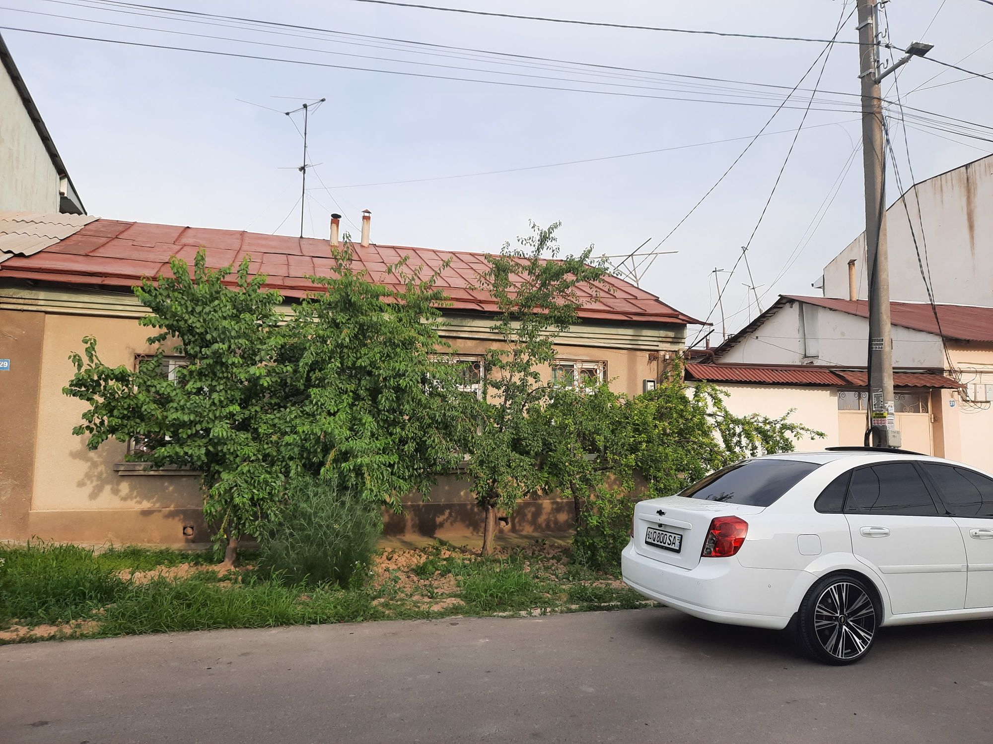Продаю 4 сот 4 ком Янгиабат