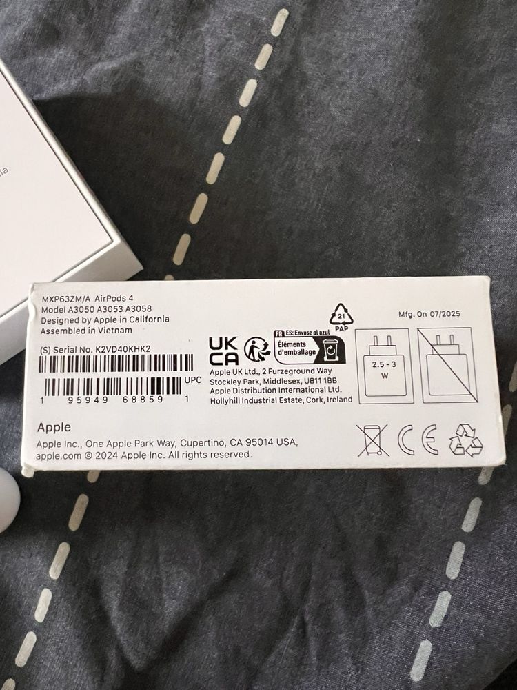 Airpods 4 не раличими от нови не ми стават на ушите