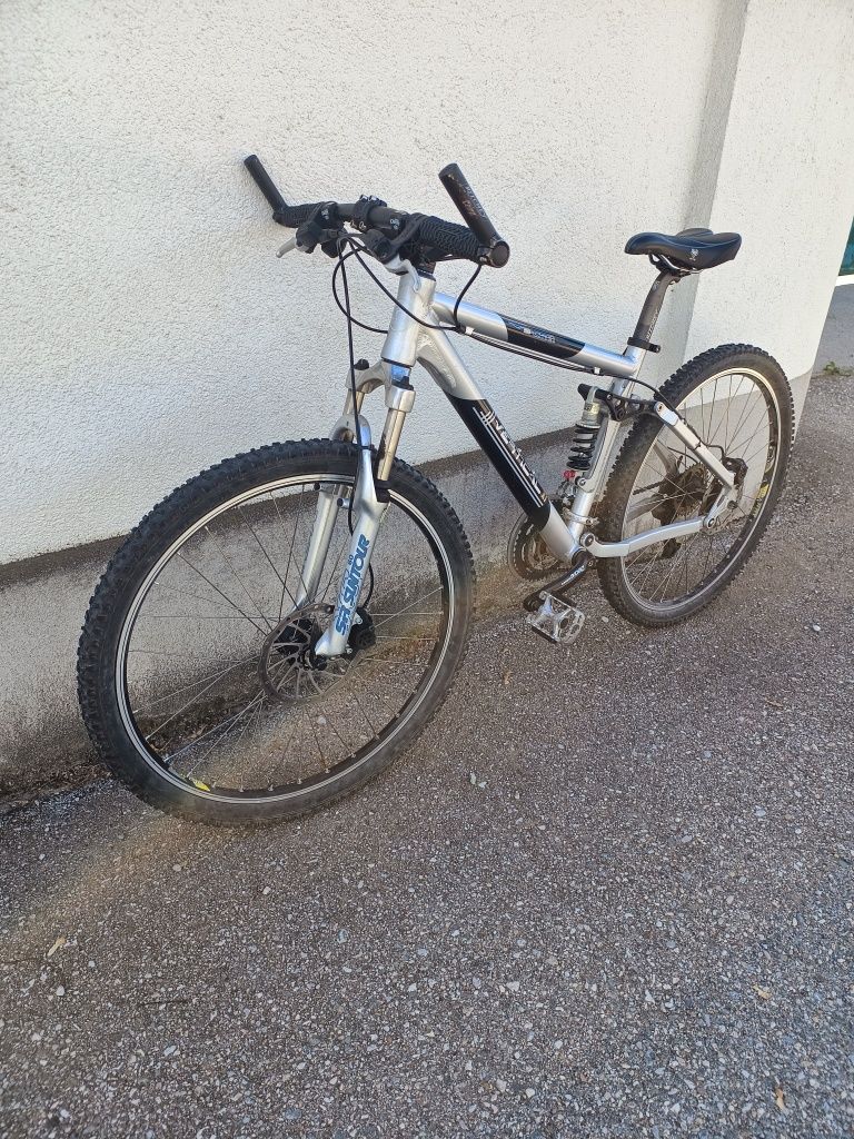 Bicicletă Mountainbike
