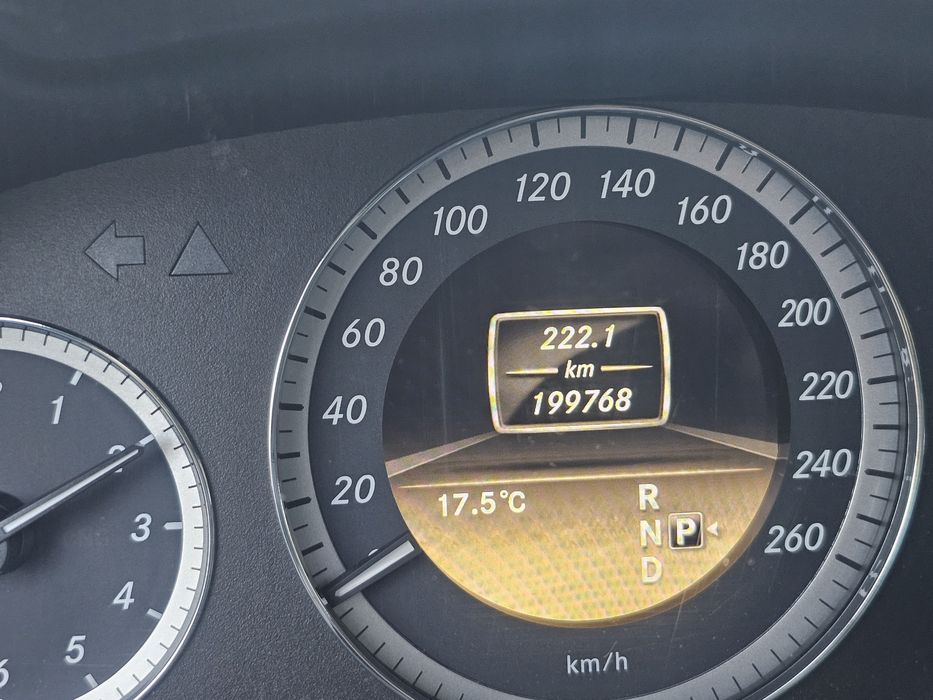 Dric funerar Mercedes E 220