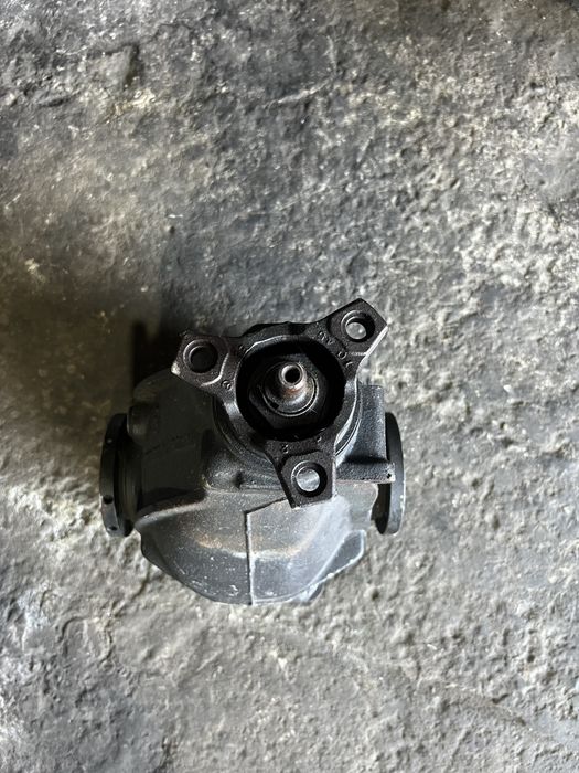 Редуктор Mersedes E 210