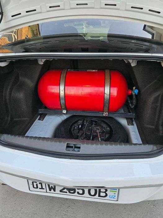 Срочно продаю Кобольт 2024 г. метан-4, белый каробка автомат