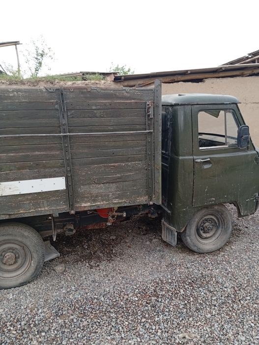 Yurib turgan mashina bir zambar temir Xolati yaxshi