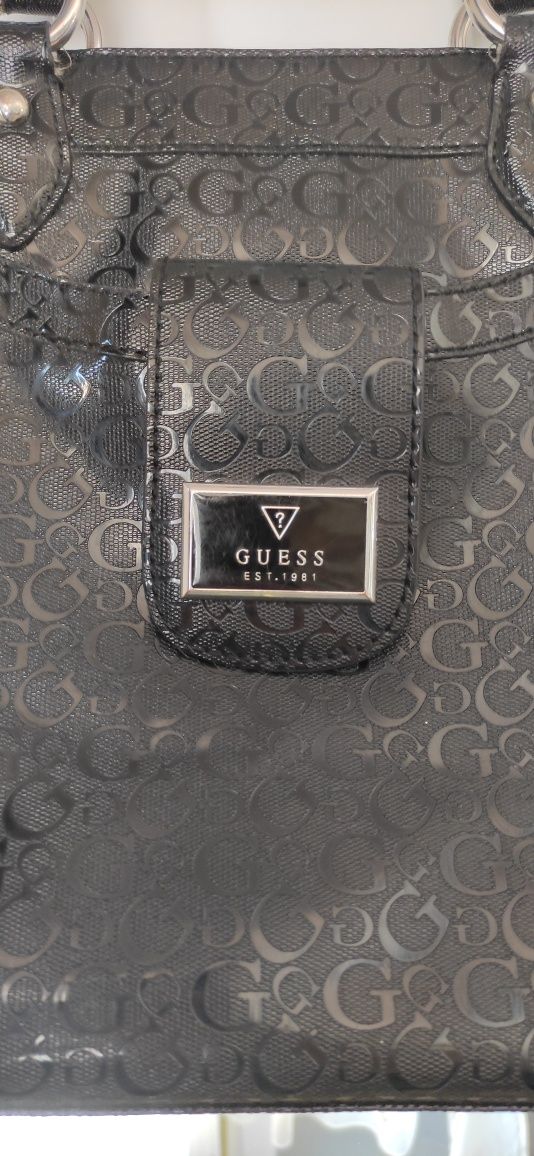 Дамска чанта GUESS